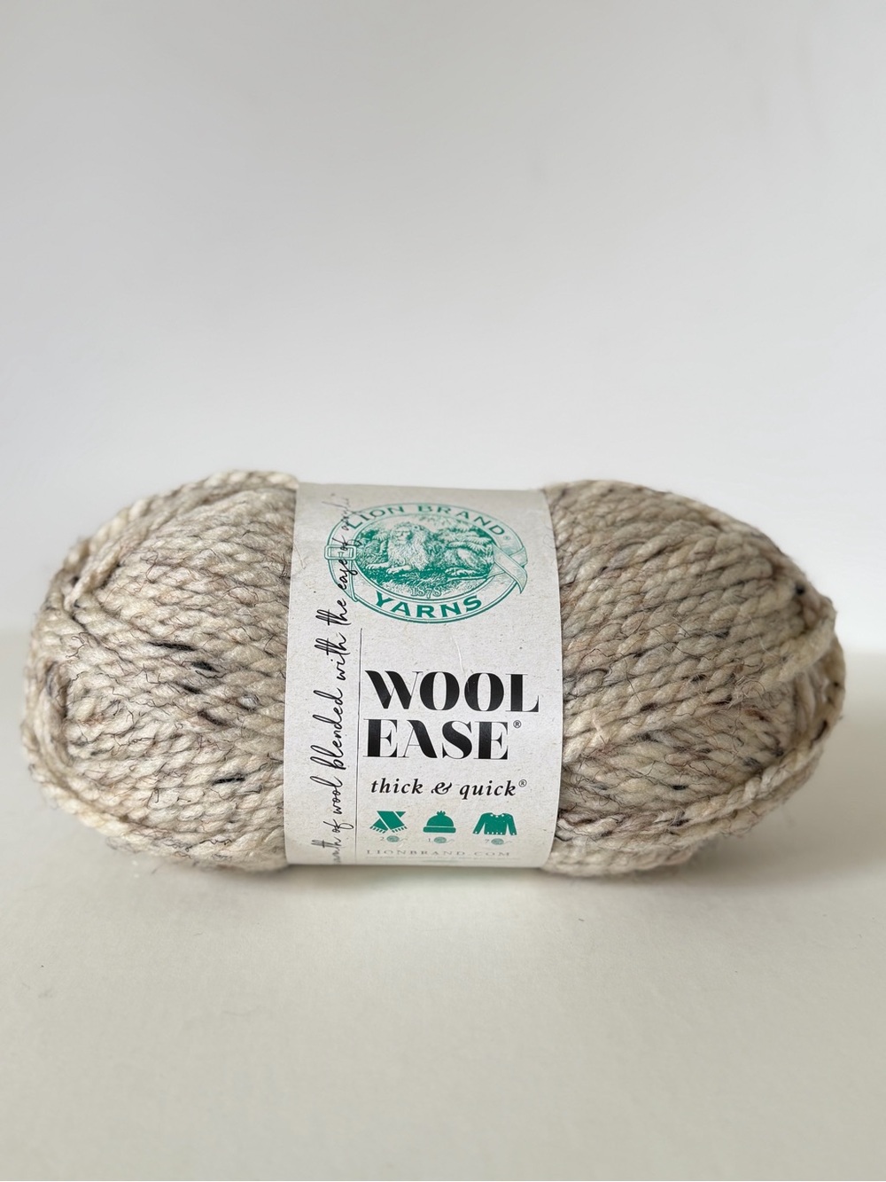 Lion Brand Wool Ease 106 yd Thick and Quick Yarn Oatmeal Color Super Bulky 6oz